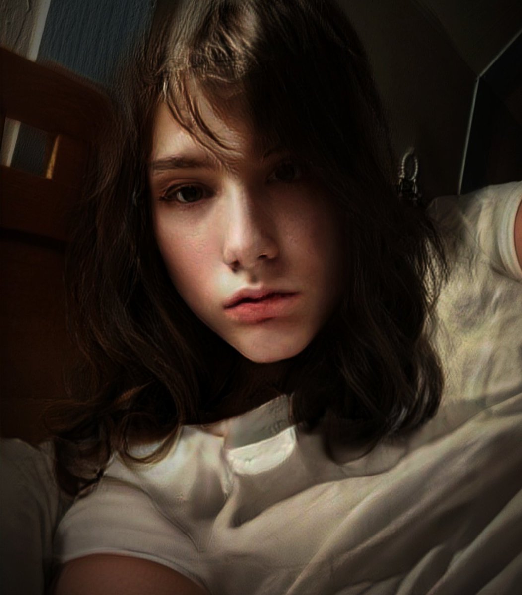 AnnaMasters's tweet photo. I hate morning hair https://t.co/aAEf6ZAY5Z