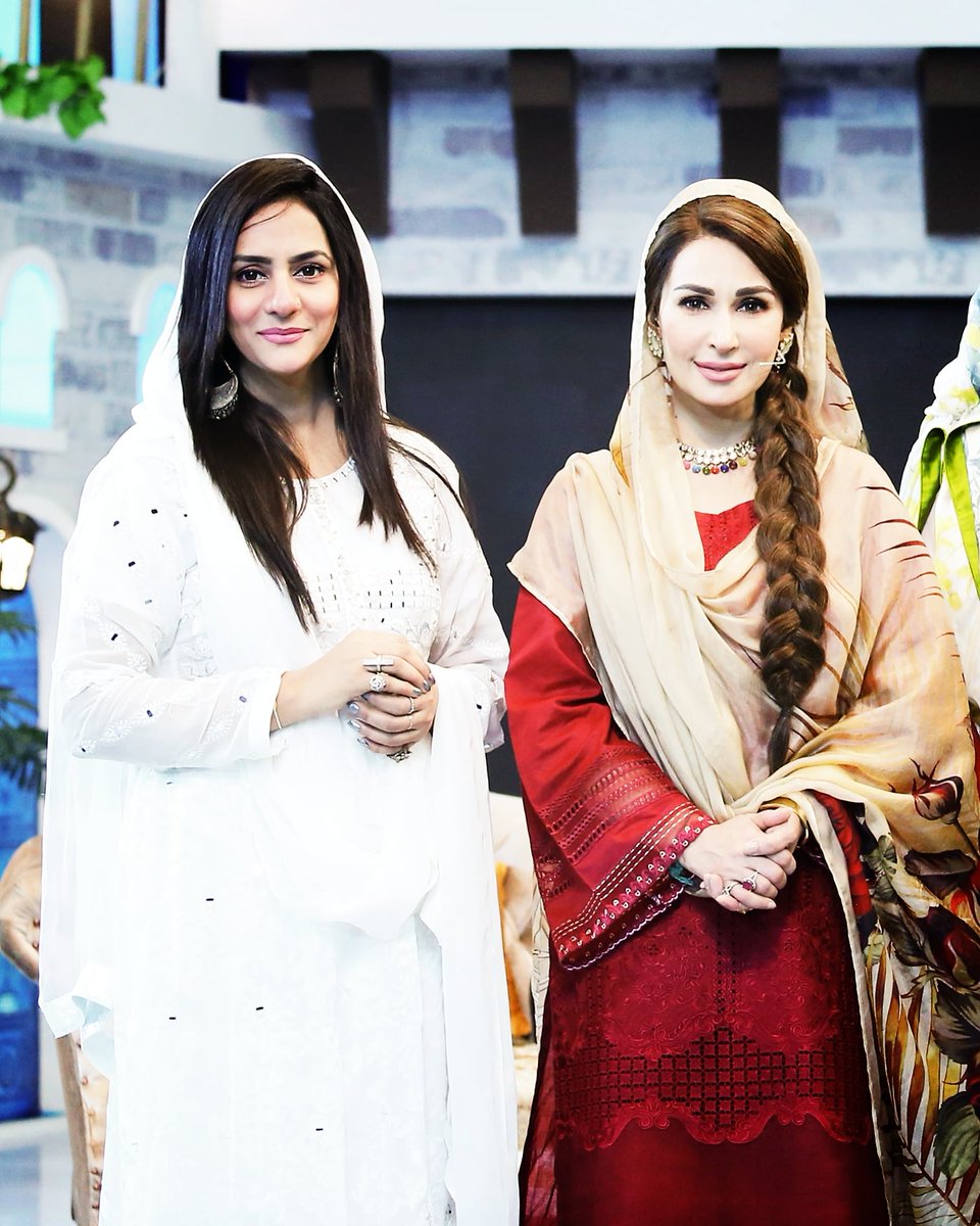 uffairaas's tweet photo. #Ramadan_Transmission_2021
13th Ramadan 2021
Wardrobe : #DORIAH by #Fahad_Akram
Jewellry : #Jawahiraat_by_Uffaira
#show_glimpse #clicks #host #guest #expert #uffaira #uffaira_anis_saad #Nutritionist_Uffaira #Helath_tips #Health_Care
#Baran_e_Rehmut #Reema_Khan https://t.co/QPEqkDS96D