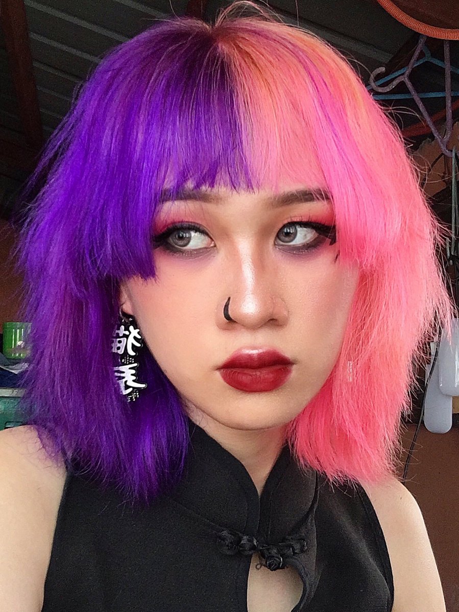 RHOESIES's tweet image. can u kiss me more?