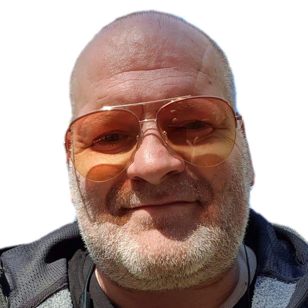 Neuer Teammanager der ETB Reserve 

Die Aufbruchstimmung beim ETB hält an. Kay Schuler wird neuer Teammanager der ETB Reserve. 

#ETB | #Kreisliga | #Uhlenkrug 

facebook.com/76726356331618…