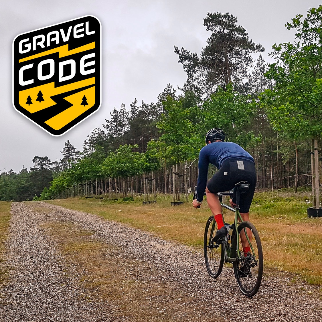 KeistadFietsF's tweet photo. De Heuvelrug, de Veluwe, de Gooische heides - in #Amersfoorters is #gravel nooit ver weg. Wij staan dan ook volledig achter de #GravelCode: Be Nice, Say Hi ππ½, Enjoy Nature π & Stay on Track π². Teken jij ook op https://t.co/dUPAEhgZ0O? #fietsen #gravelride #gravelbike #gravel https://t.co/4wH8JoGwSS