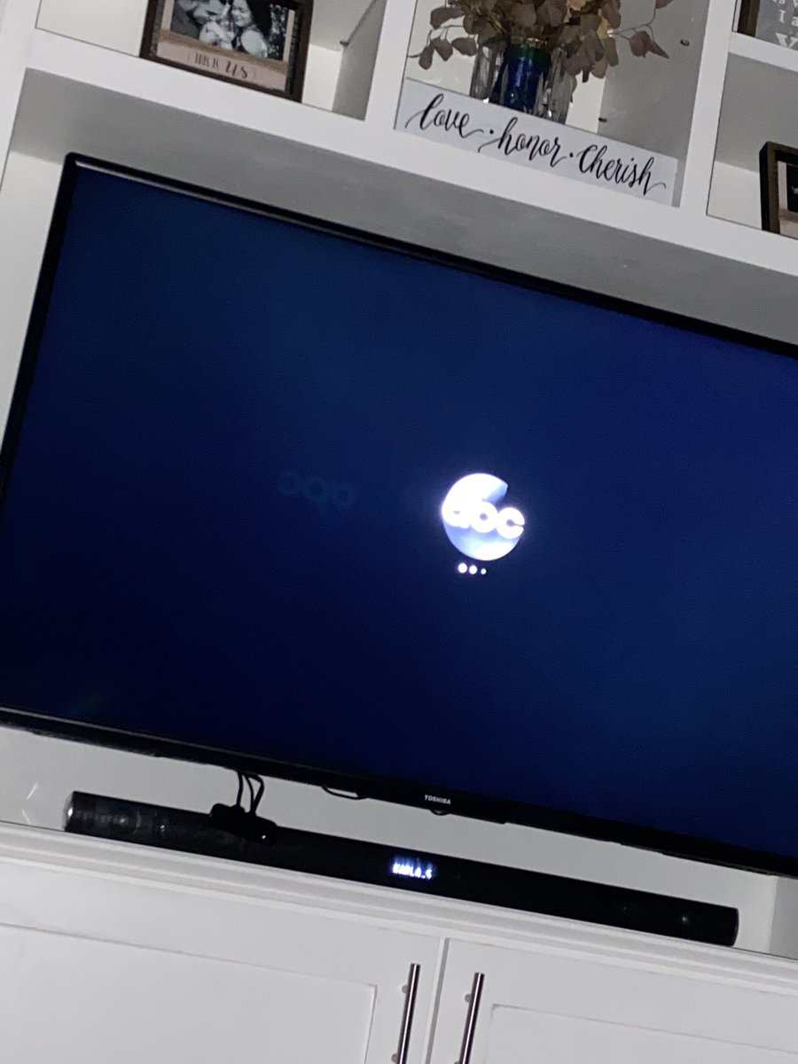 CurlyKarla21's tweet image. Hey @Xfinity quit it! I’m trying to watch my Grey’s Anatomy! #xfinity #xfinitywifi #GreysAnatomy #helpme #stopitalready