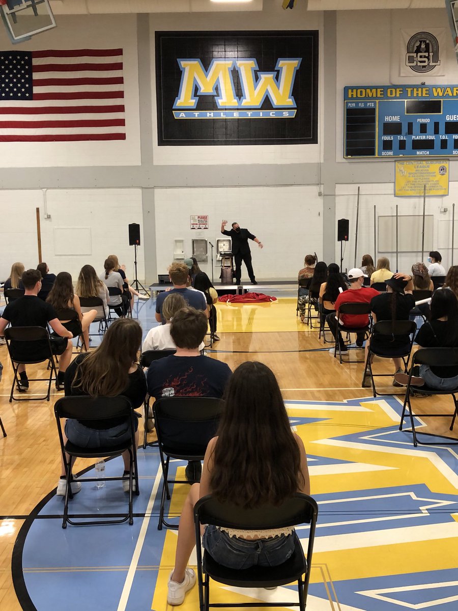 Let the magic show begin! 🪄🐰 ⁦<a href="/Maine_West/">Maine West</a>⁩ Senior Celebration ⁦<a href="/MWActivities/">ben.eth</a>⁩ #warriorsfindaway #207now