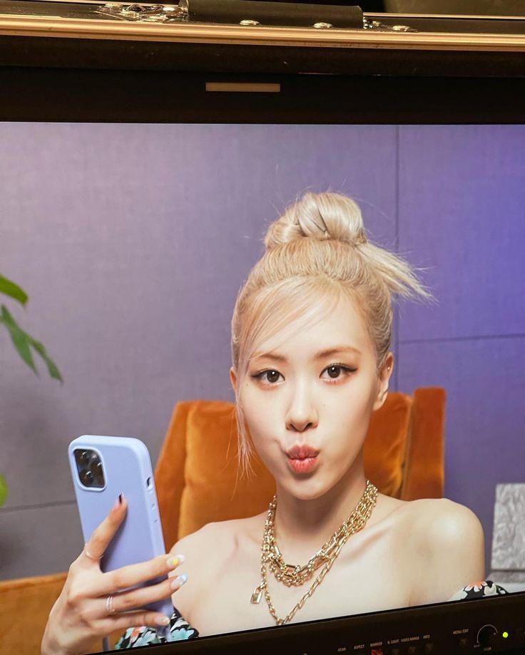 HIAT // 𝐍𝐚𝐝𝐡𝐢𝐫𝐚 tweet media