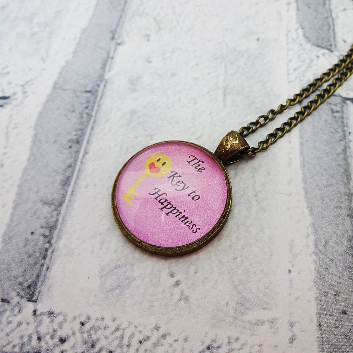 martisanne's tweet photo. Key to happiness necklace, Key to my heart, Happiness pendant, Key to her heart, Key pendant, happiness quote, Inspiring quote, gift, Q1 https://t.co/QZFbS2ncGH #TMTinsta #EtsyTeamUnity #KeyPendant https://t.co/wIn1zllKlx