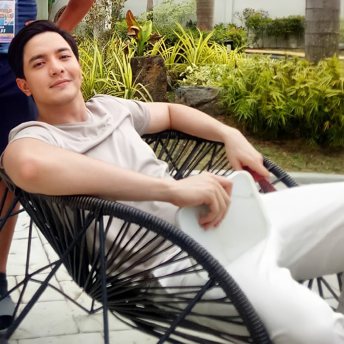 Grabe yung siko/elbow mo 
ALDEN isLouie ang kinis talaga ni 
<a href="/aldenrichards02/">Alden Richards</a>
#ALDENRichards