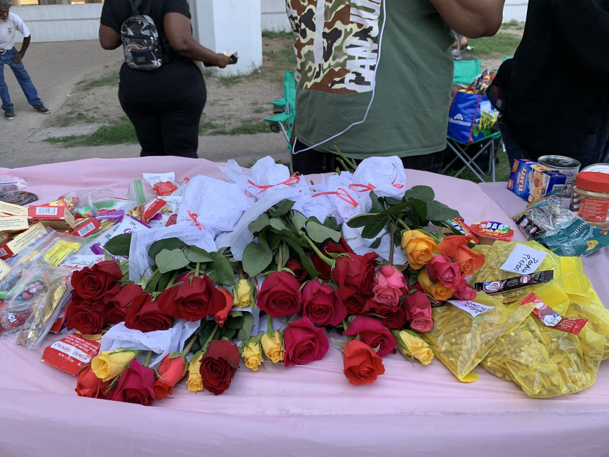 #MothersDay under the bridge filled with flowers for mother’s experiencing homelessness in #FortWorth #InternationalFamilyDay
