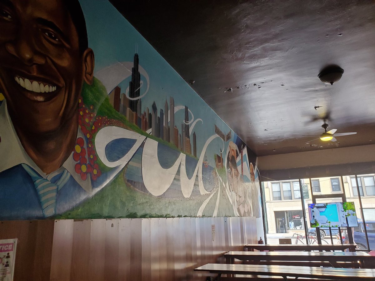 picturesofdives's tweet photo. I took the first picture of The Cove in Hyde Park, Chicago in the winter and today I finally went inside and had a drink (or 3 or 4 etc) https://t.co/8EtYf74ZGO