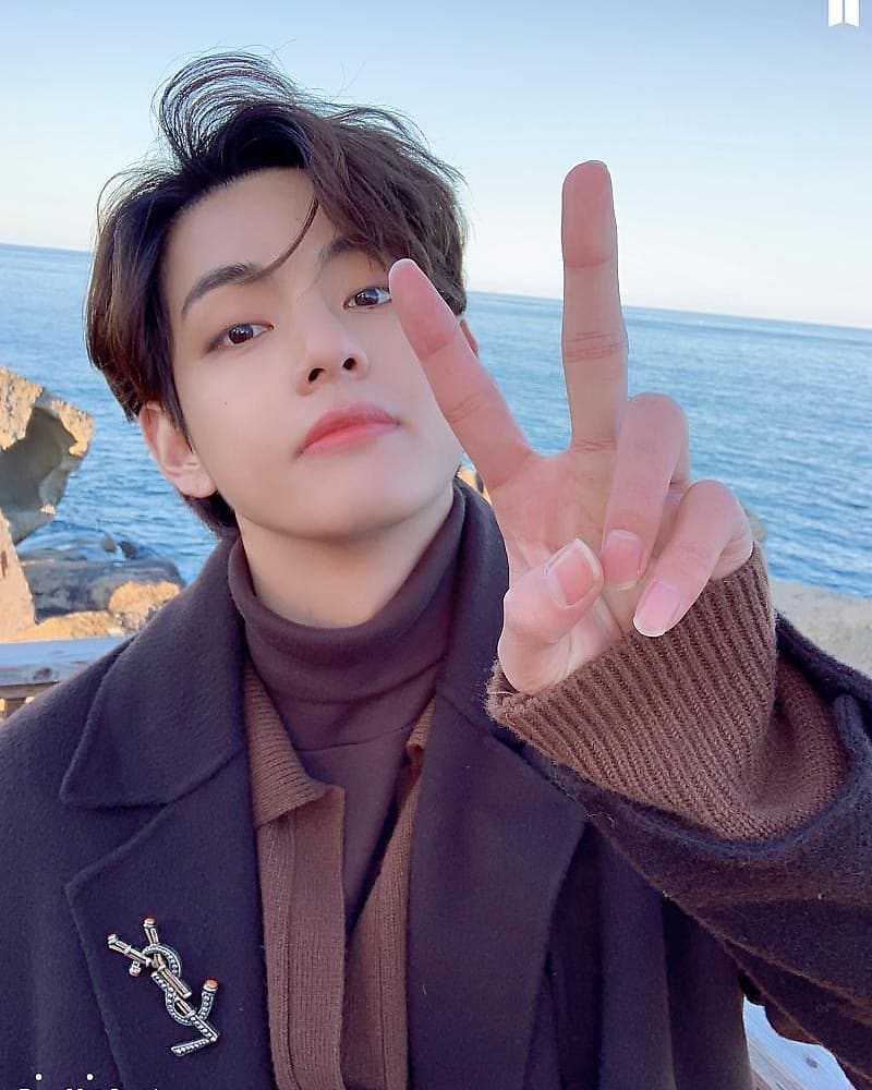 อาร์มี่สู้ๆน๊าาา วันนี้ อย่าลืมเตรียมยาดม กับยาอมแก้เจ็บคอ 🤣🤣🤣🤣

I vote for <a href="/BTS_twt/">방탄소년단</a> for #BBMAsTopSocial