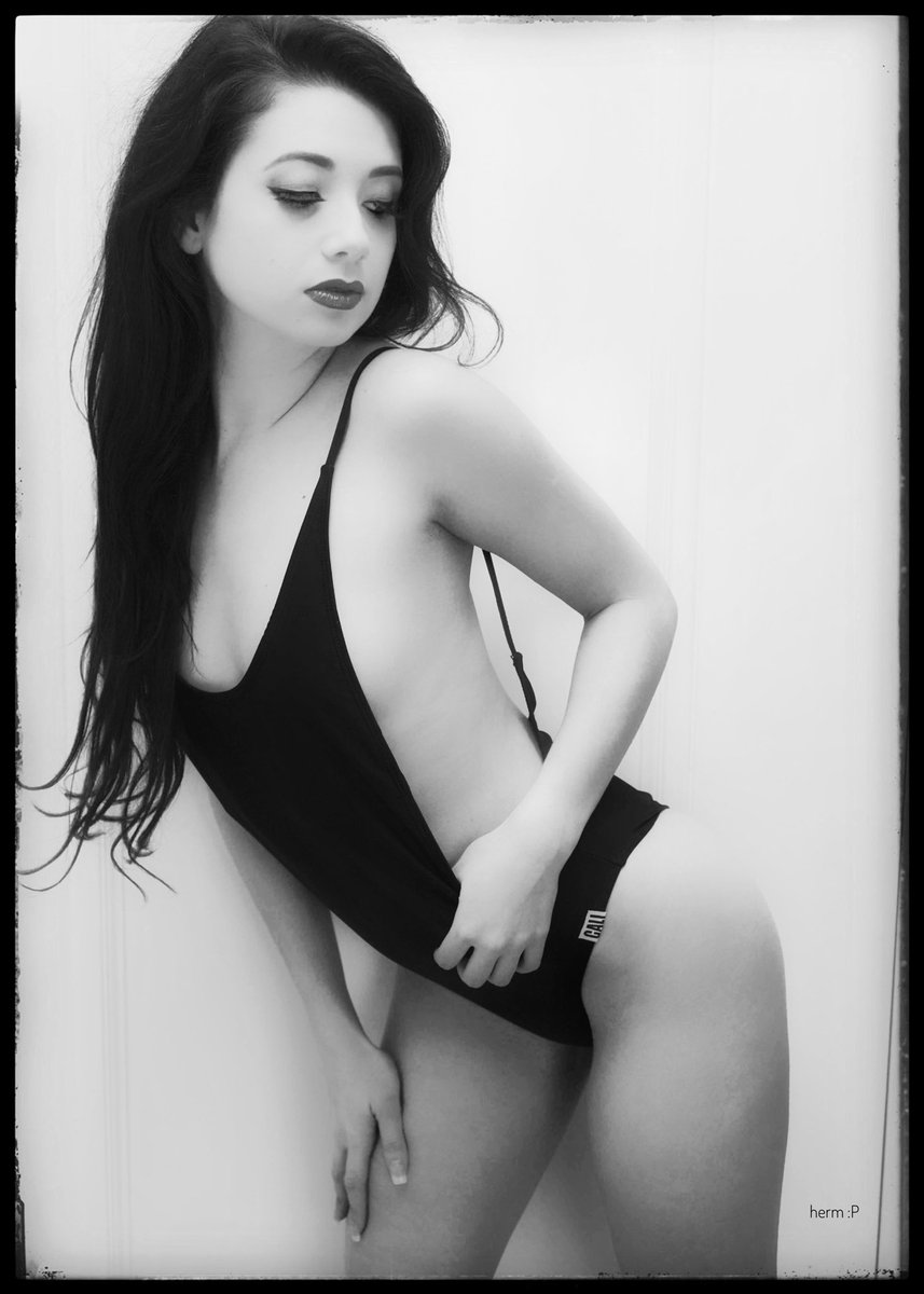 groovaddict's tweet photo. Nikon d700

Reposted in black &amp; white #PhotoOfTheDay #beauty #blackandwhitephoto #blackandwhitephotography #burningdesire #photographs https://t.co/St2C0pJ4fn