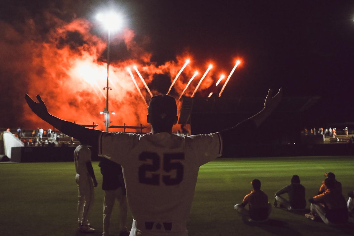 OSUBaseball's tweet photo. 🎇 A night to remember 🎆

#okstate | #MakeItHappen https://t.co/FHaPLE7PVG