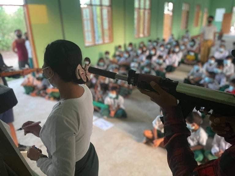 pinkpinkypnk's tweet photo. ‘’No Military slavery education system" movement against the dictatorship in West bank of the river, Gon Taw village, Monywa.
#WhatsHappeningInMyanmar 
#May21Coup https://t.co/a868M4lO4b