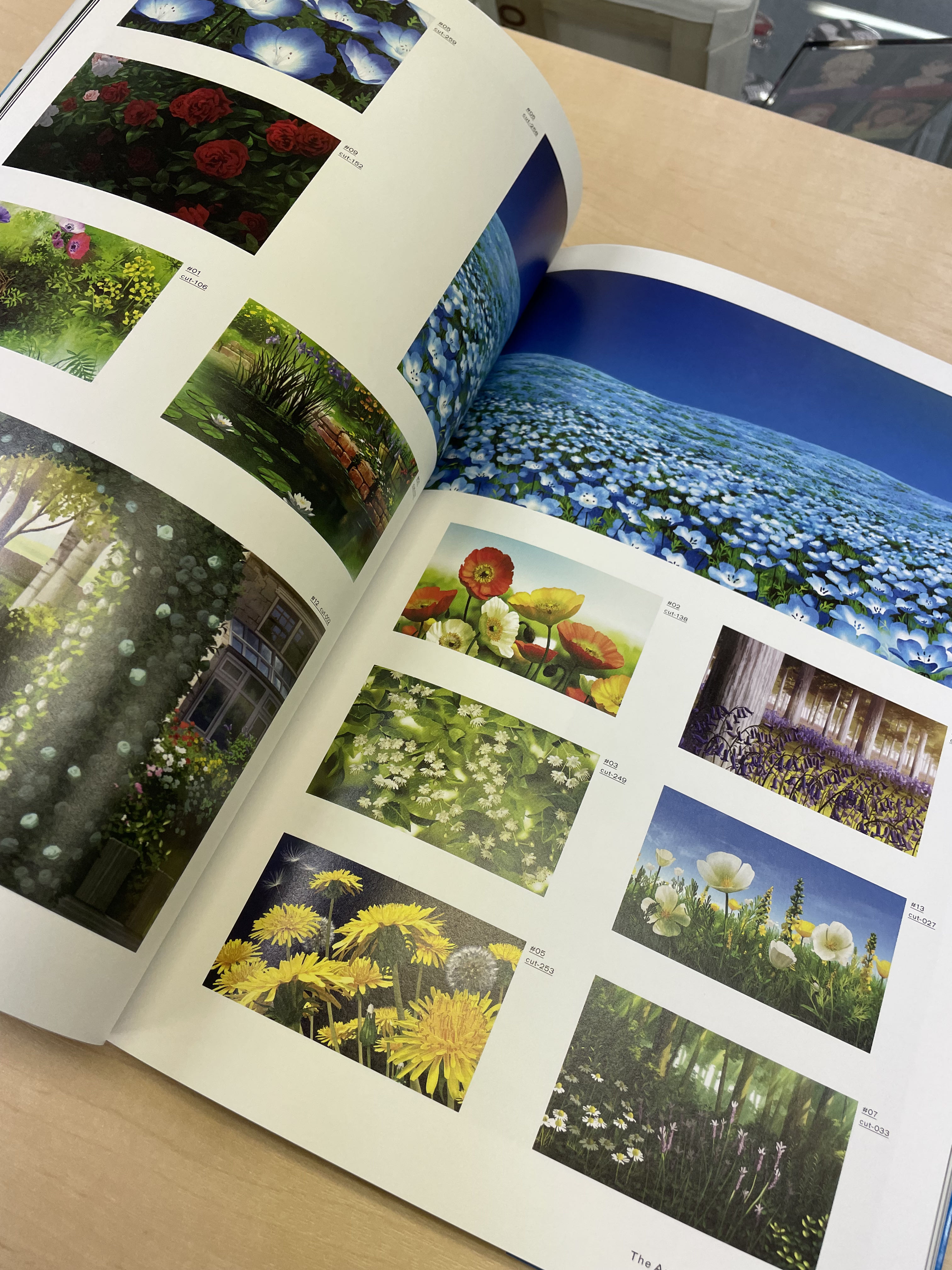 Twitter 上的 Wit Studio Bamboo背景画集発売 本日5 21 金 よりwitがお世話になっている背景美術会社bamboo さんの背景画集が発売 見本誌と写真掲載の許可を頂いたので 特別に当社作品ページを一部お見せします 作品ごとの描き分けに圧巻です 詳細はこちらから
