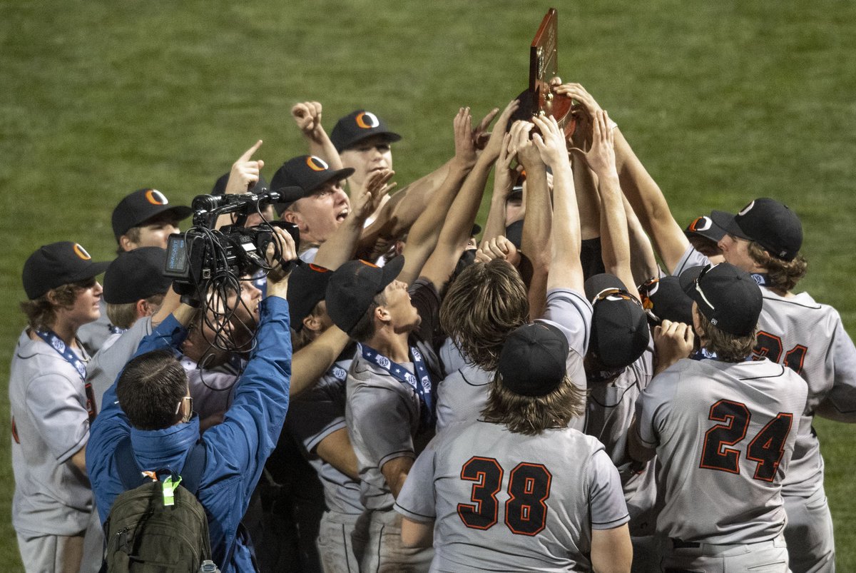 PrepExtra's tweet photo. 🏆🏆🏆

Here's what winning a first state title looks like at Werner Park in Papillion, where Beatrice (@BeatriceBasebal) defeats Norris to win the Class B title as a wild card #nebpreps 

More photos: https://t.co/2jei2QXhz0 https://t.co/4TNJeeoj2q