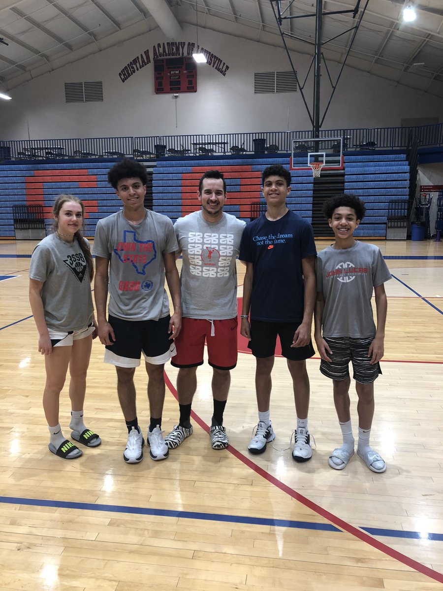 Coachgeorge15's tweet photo. Thank you for the great skill workout, tonight! @BryceStanhope #impossibletraining #footworkmat https://t.co/DViZTRL5YC