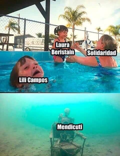 Vecinos_Playa's tweet photo. Debate entre candidatos de #Solidaridad #QuintanaRoo #memes  @LauraBeristain @LiliCamposM @GMendicutiMX https://t.co/YWN8nVA9lb