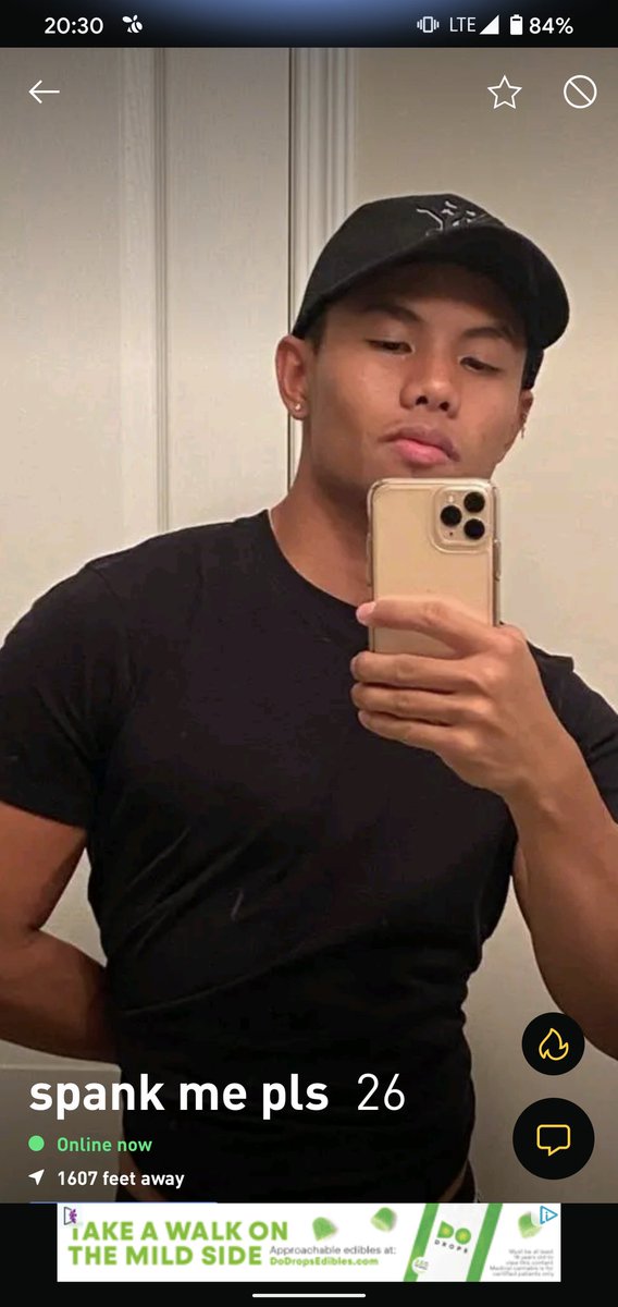 apsdca619's tweet photo. @brotistaa ........grindr in vegas https://t.co/4Cm18BaomD