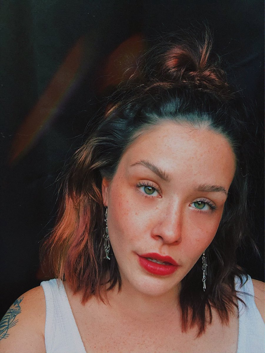 kaitybertin's tweet photo. 👁👄👁 https://t.co/sBQdUYX2Lg
