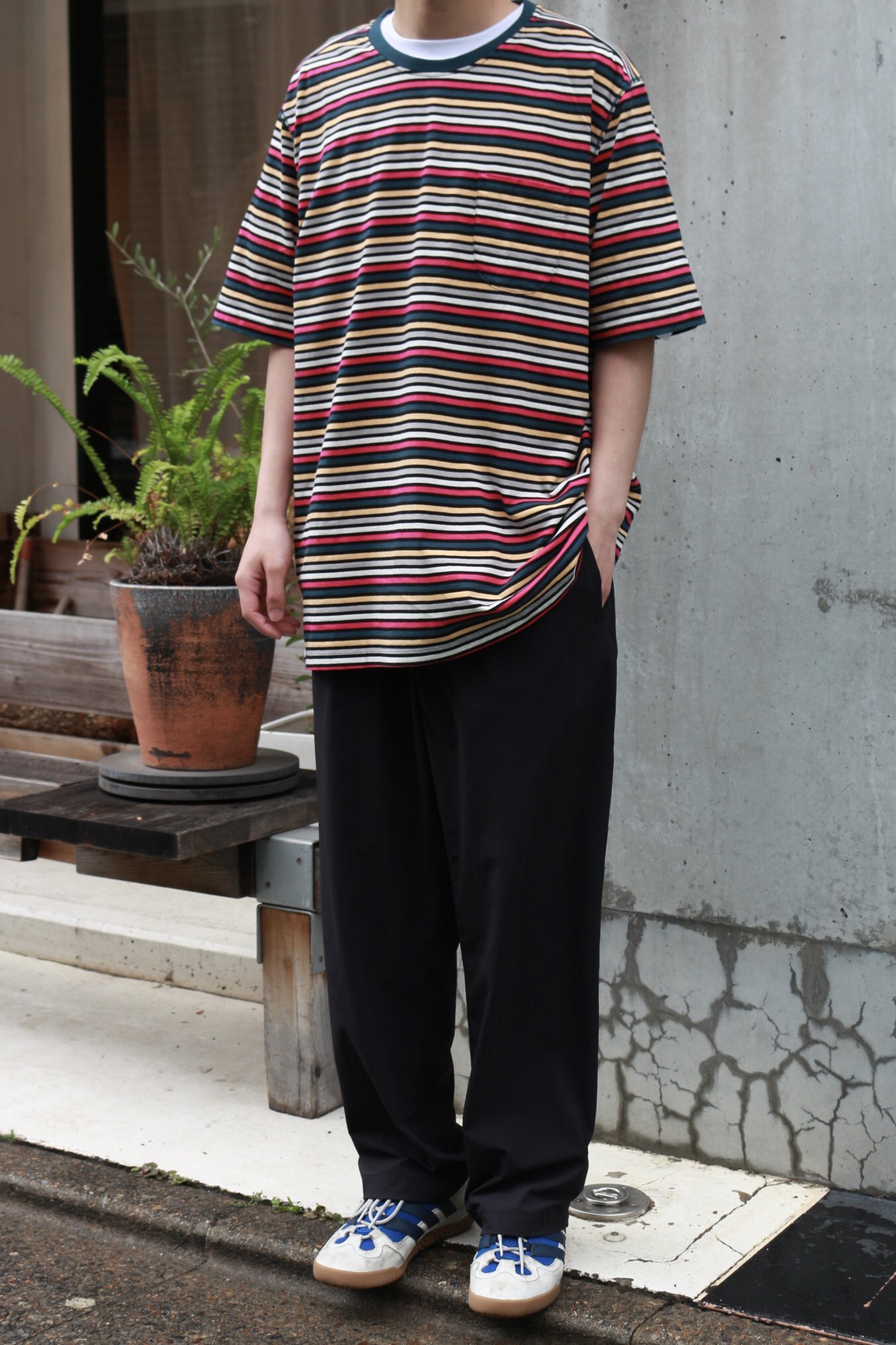 1ldk Pop Trading Company Pocket T Shirt 多色のボーダーtee 鮮やかなカラーリングとなっており 1枚で着たくなる仕上がり 肌触りの良い 柔らかいコットンを使用しゆったりとしたサイジングです 8 500 9 350 Tax In T Co Xm2nve33qj