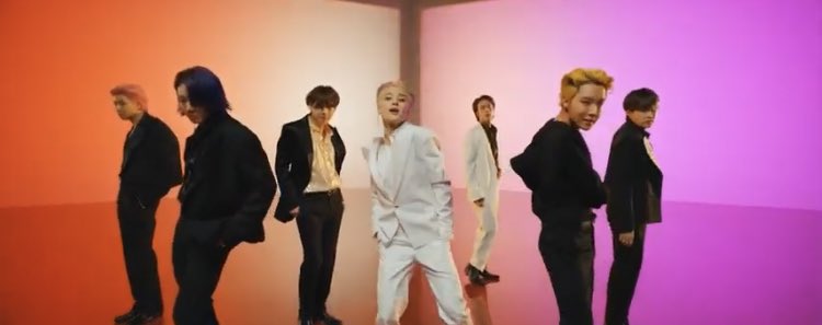 summkp's tweet photo. A PERFEIÇÃO EXISTE E O BTS ESTÁ AQUI PRA PROVAR
#SmoothLikeButter
#BTSBackWithButter https://t.co/5erbWfcG9W