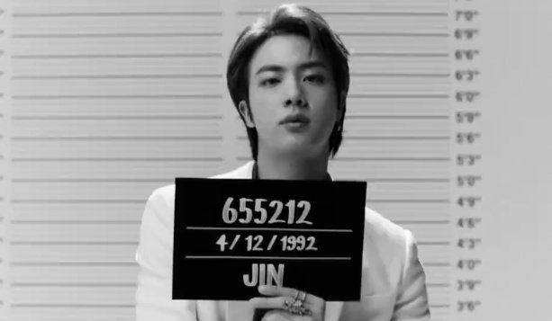 seokjinmylabsss's tweet photo. you have a massive crush on kim seokjin 
#BTSBackWithButter
#SmoothLikeBTS https://t.co/lnpcUItVmO