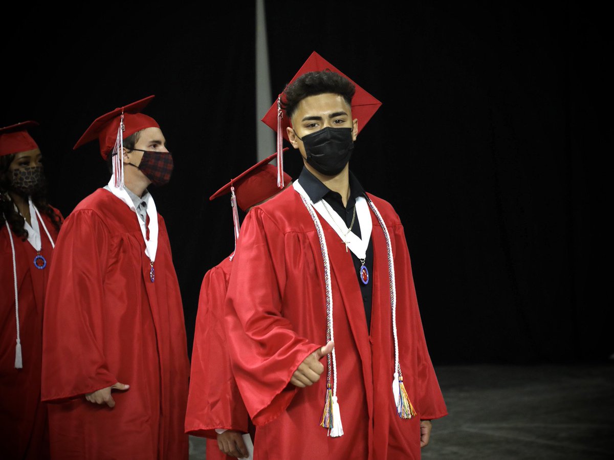 Congratulations graduates of @SouthMountainHS! You did it! #ClassOf2021 #ThisIsWhoWeAre🎉👩🏻‍🎓👨🏽‍🎓🧑‍🎓📚