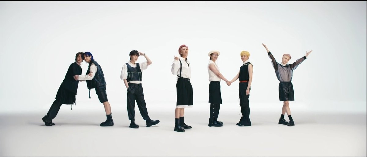 Nina79313642's tweet photo. Тут мои эмоции вышли наружу😭
@BTS_twt

#SmoothLikeBTS
#ButterToday
#BTSARMY https://t.co/6Snp3uS86R