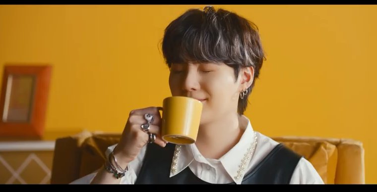 DebraLeguizamon's tweet photo. @BTS_twt Me robaste el 💜 con esa sonrisa yoongi!!! https://t.co/1GR1y36rt7