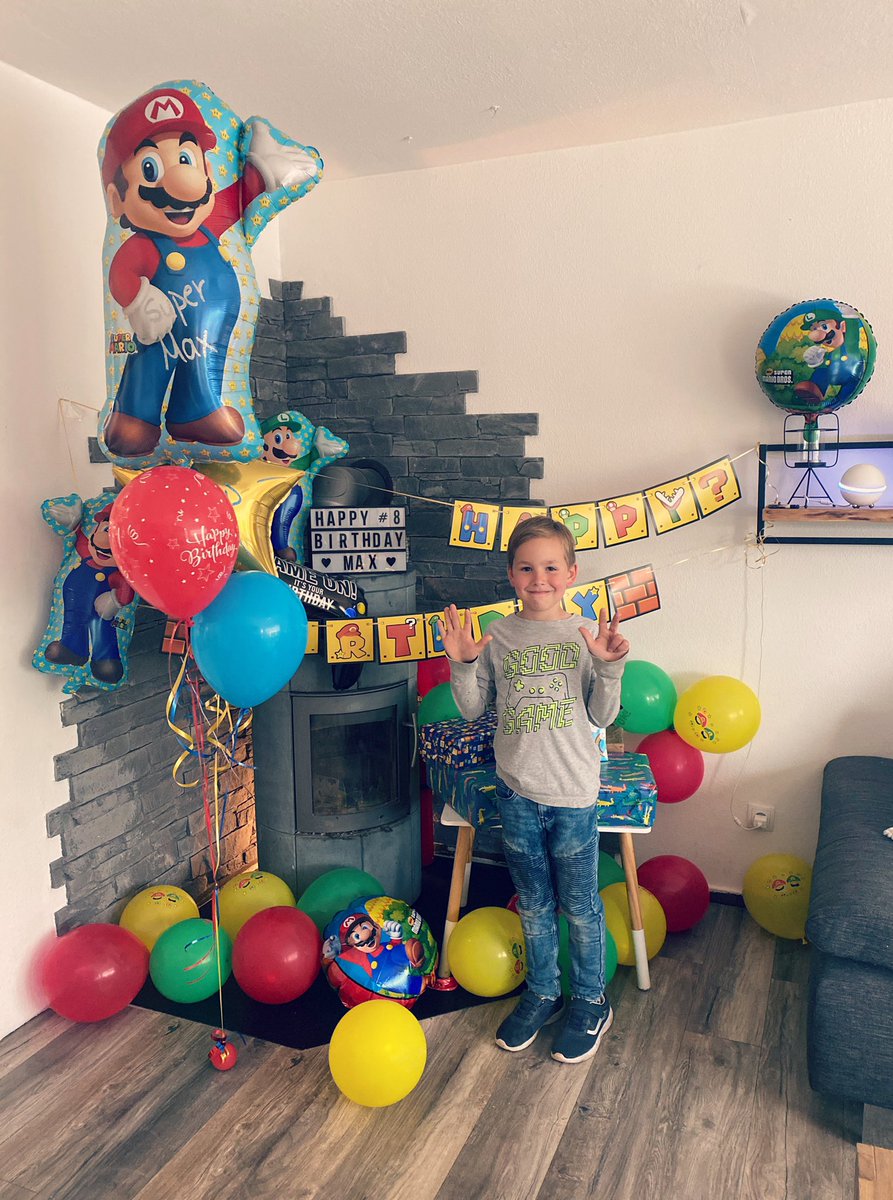 jennyhuetz's tweet photo. Happy Birthday mein großer 🎉  wir wünschen Dir einen meeeeeega tollen Tag !! ☀️ Danke das es Dich gibt !!!! ❤️ und jetzt... ab auf die Autobahn!!! 😉 https://t.co/XZzmjlI8gh