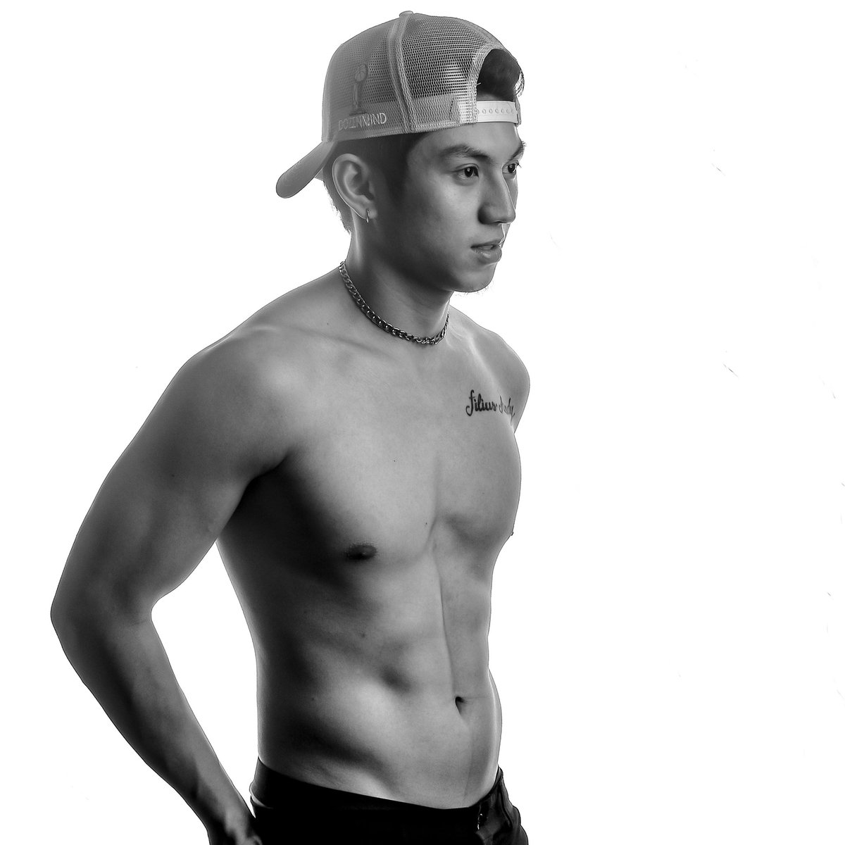 Vcrossover_'s tweet photo. Dad bod https://t.co/NPcWNlqbzU