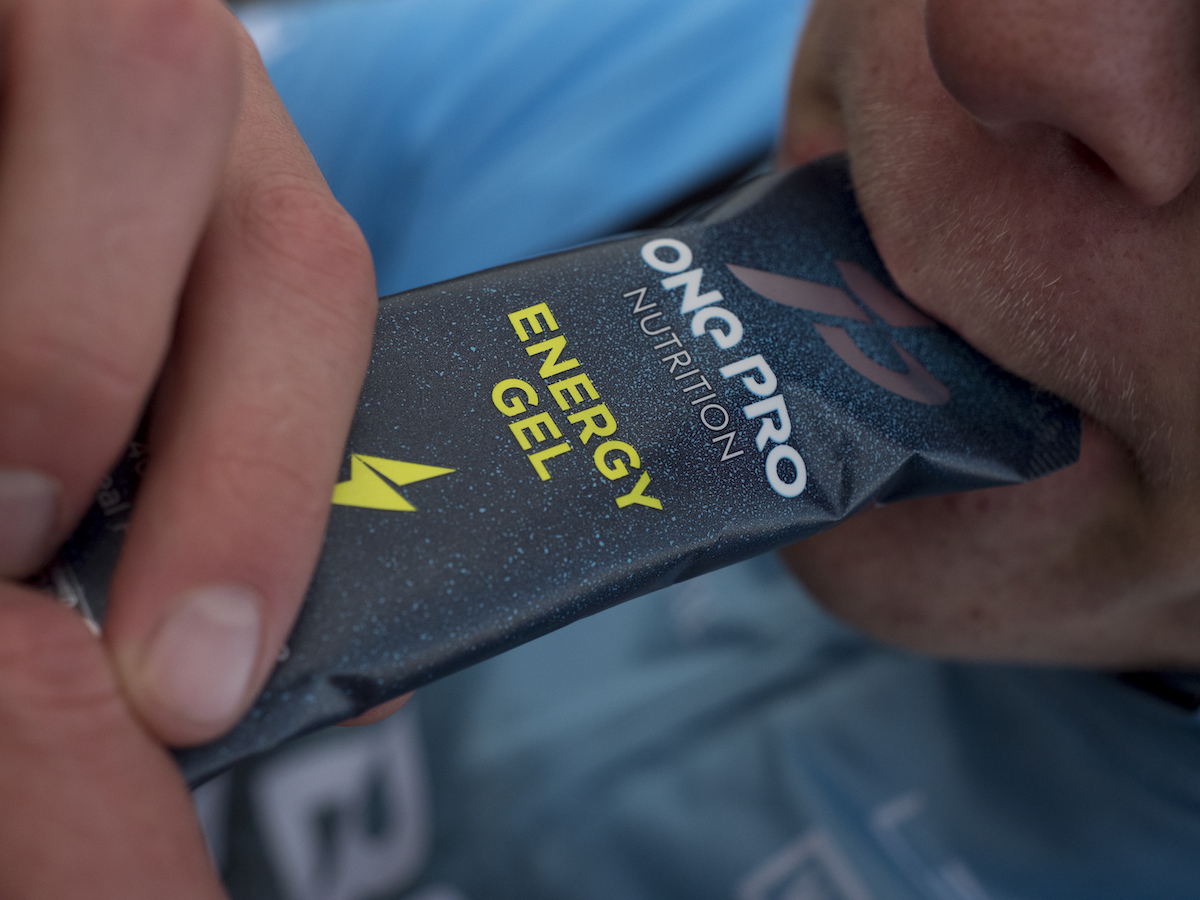 🔥  FLASH SALE! 50% off Energy Gels this weekend.

Shop now, choose from Passionfruit &amp; Lime or Raspberry &amp; Watermelon 👉 onepronutrition.com/shop/energy/?u…

⚡️22g of carbs per gel
⚡️Real fruit juice
⚡️400mg BCAA's 
⚡️Natural sugars
⚡️Gluten free
#GoONEBetter