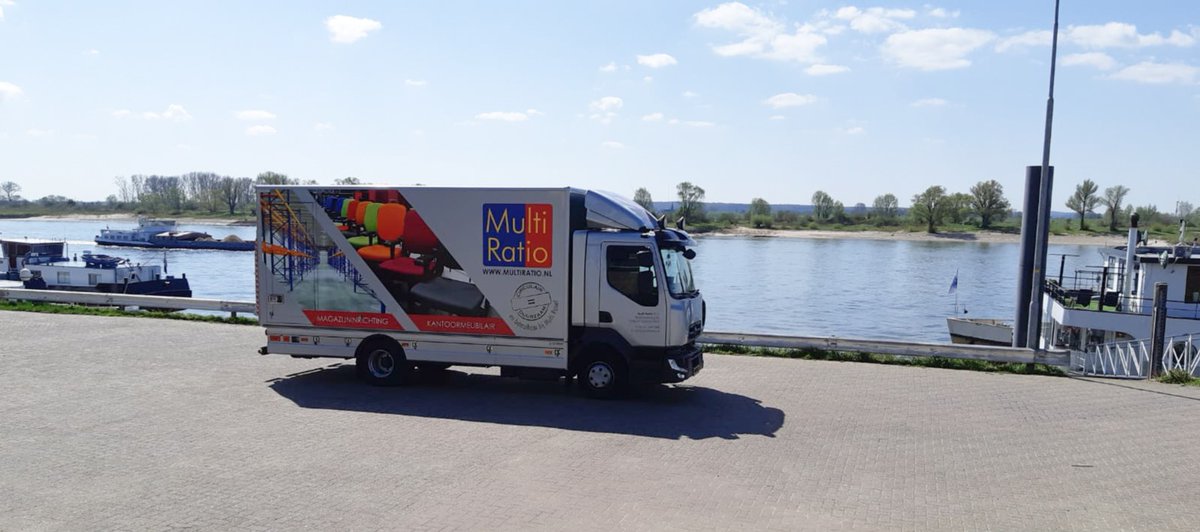 MultiRatio's tweet photo. Even genieten aan de kade in het mooie Tolkamer! Als dit één van je adressen is, dan kan een korte stop aan het water niet ontbreken..😉🚢

#tolkamer #kantoormeubilair #multiratio #kantoorinrichting https://t.co/l9c8GMvG9Y