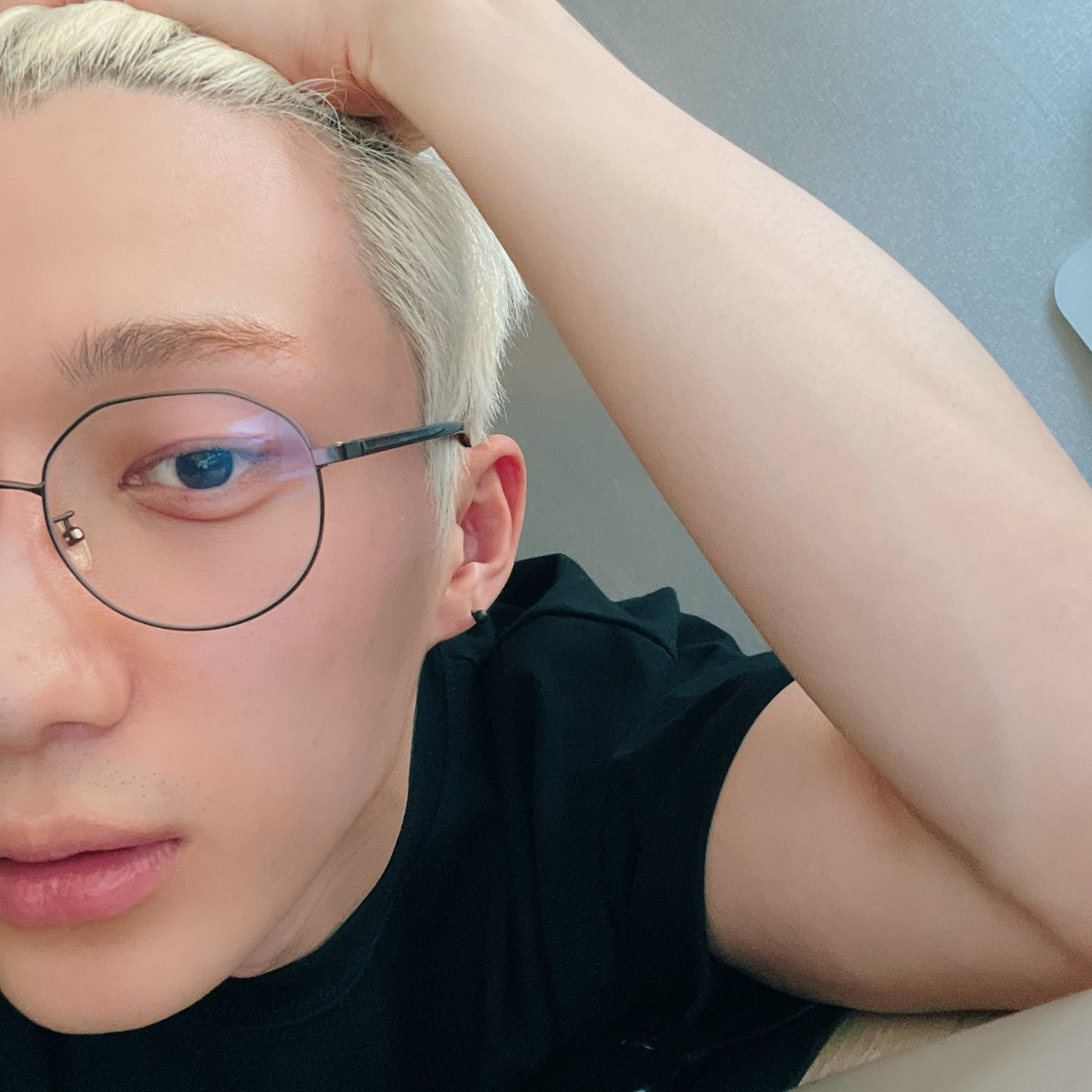 from20_official's tweet photo. 눈다래끼 나버리기. 하 요즘 왜이리 잔병치레가 많을까용?? 으아아아 너무 싫어어어어 병원 다녀와서 약먹어서 그나마 가라앉은게 이거임. 무려 세군데나 뿅뿅뿅 ...에효 하소연 하거싶어서 그냥 글써봄 ... https://t.co/plhvpuiI5v