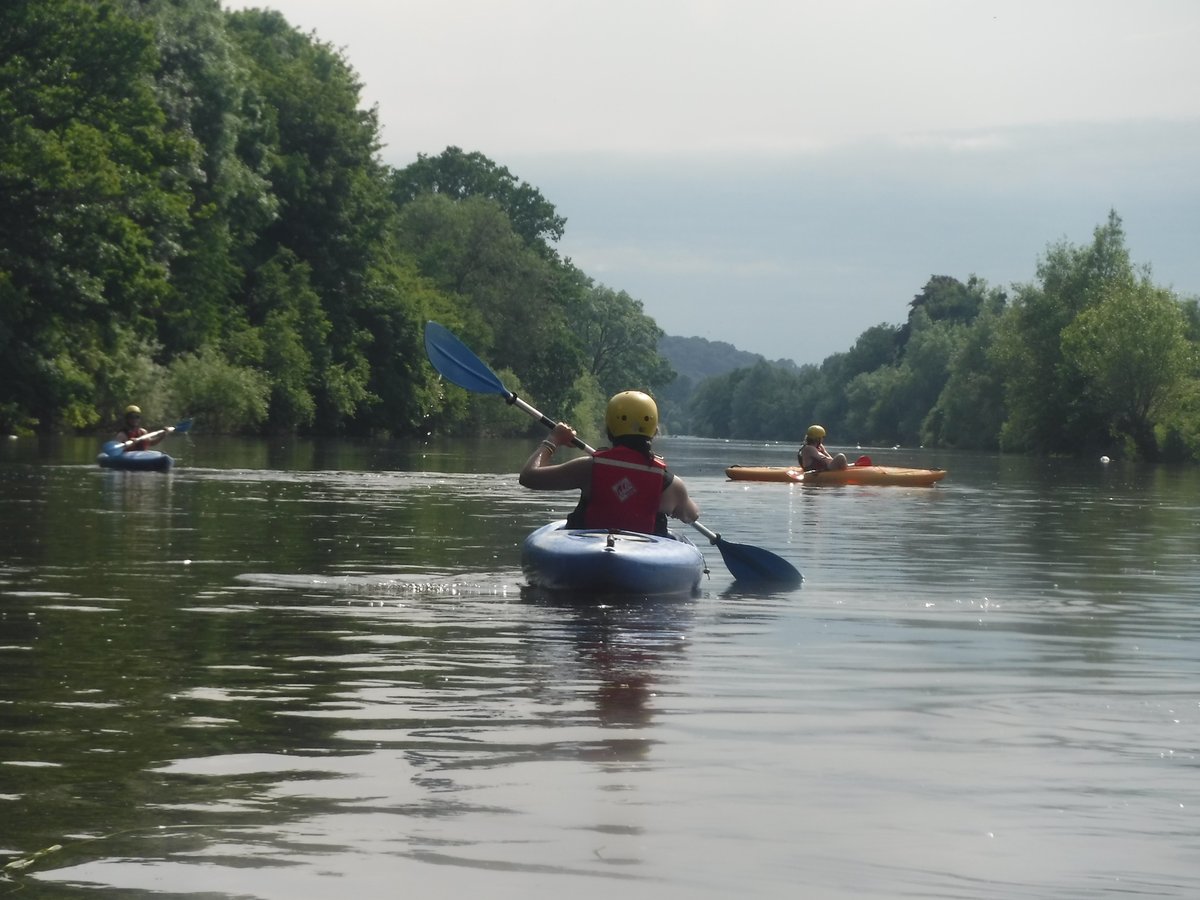 inspire2adventu's tweet photo. Stand-up paddle boarding, kayaking, on the River Wye &amp; rock climbing at Symonds Yat this bank holiday weekend &amp; half term. Forecast is sunny &amp; warm at last!
#escapetheeveryday #bankholidayweekend #mayhalftermfun #AdventureTime #findyourfreedom #DeanWye https://t.co/OQ7JZYI3Y4