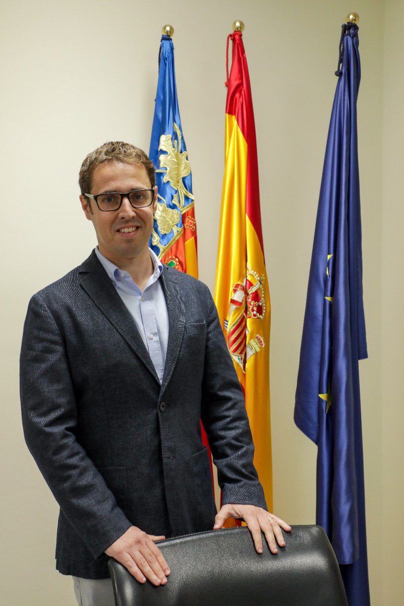 GVAhisenda's tweet photo. El #PleConsell ha aprobado hoy el cese a petición propia de @XtinaMoreno y @JuanPerezEco, que inician nueva etapa profesional.

El conseller de Hacienda @vicentsolerm en nombre de todo el equipo de @GVAhisenda agradece el trabajo de ambos y su labor durante estos años.

Gracias❗️ https://t.co/pO0oNPprAW