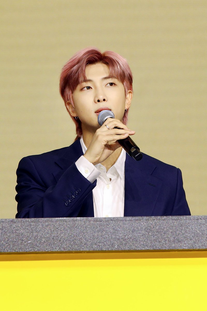 BTS_EGYPT_ARMY's tweet photo. 21.05.21 [ صور ]

صور الصحافة لـ بانجتان من المؤتمر الصحفي لأغنية Butter 😳💛
- الهيونج لاين -

#BTS_Butter #BTS #SmoothLikeButter #BTSBackWithButter @BTS_twt https://t.co/2jaNgoogsT