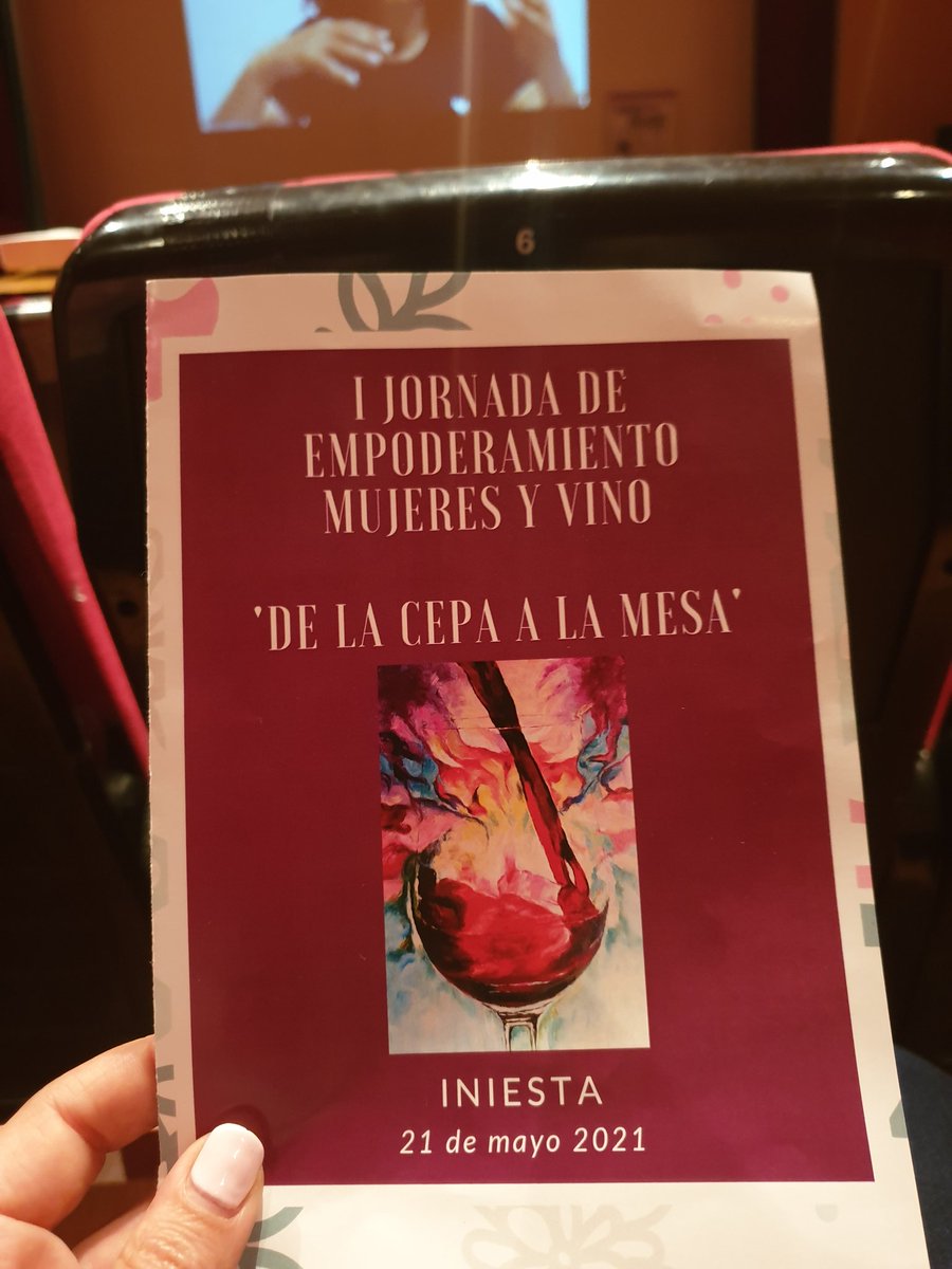 ★彡Luz T Burgos彡★ (@luz_trainer) on Twitter photo 👩🌾🍇🍷I Jornadas Empoderamiento, mujeres y vino.
🎙️Milagros Romero decana enología en Castilla la Mancha: "El #talento no tiene #género".
<a href="/VinosdeUcles/">Denominación de Origen Uclés</a> <a href="/VinosdeUcles_/">Vinos de Uclés</a> <a href="/AytoIniesta/">Ayuntamiento Iniesta</a> <a href="/AgriculturaClm/">Consejería de Agricultura, Ganadería y Des. Rural</a> 👩🌾🍇🍷I Jornadas Empoderamiento, mujeres y vino.
🎙️Milagros Romero decana enología en Castilla la Mancha: "El #talento no tiene #género".
<a href="/VinosdeUcles/">Denominación de Origen Uclés</a> <a href="/VinosdeUcles_/">Vinos de Uclés</a> <a href="/AytoIniesta/">Ayuntamiento Iniesta</a> <a href="/AgriculturaClm/">Consejería de Agricultura, Ganadería y Des. Rural</a>