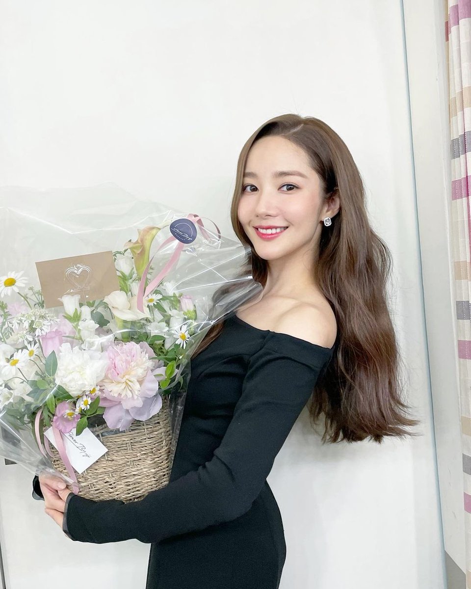 パクミニョンの奴隷 على تويتر 世界中の皆さん パクミニョンさんがインスタグラムを更新しましたよ