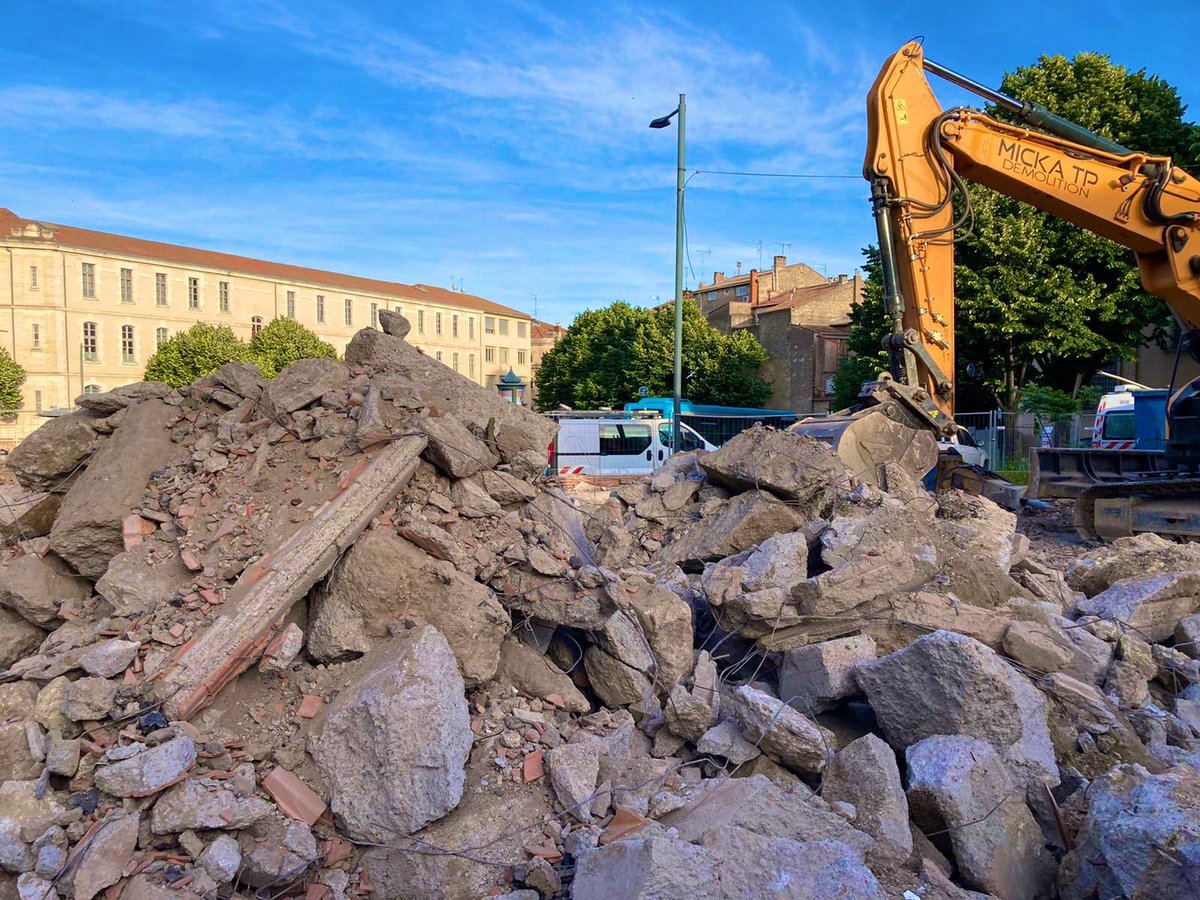 OrangeOccitanie's tweet photo. Nos techniciens sont fortement mobilisés sur l’incident réseau très important à Béziers causé par un tiers. Impact : 41 000 clients fixe et 29 000 mobile dans 137 communes au sud de l’Hérault. 
Le rétablissement des services interviendra progressivement à partir de demain matin. https://t.co/pqIjShRvpt