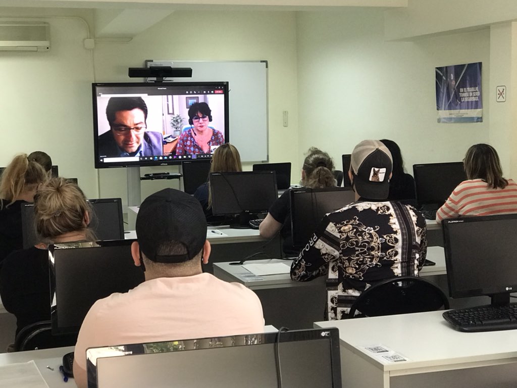 AscenAsocNeteja's tweet photo. En aquests moments el director  del #gremi de #peixaters esta fent una xerrada als alumnes del curs de @barcelonactiva que s’imparteix al centre de formació d’ASCEN  sota el programa passarel.les cap a l’#ocupacio i la #inclusio #neteja #limpieza @revista_EyL #formacio https://t.co/Vj9xPy2PqB