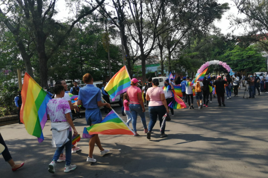 PBIcanada's tweet photo. On May 17, @PBIHonduras observed the march in Tegucigalpa marking the International Day against Homophobia, Transphobia and Biphobia. PBI has accompanied the Arcoíris LGTB Association of Honduras since July 2015. More at: https://t.co/LltPgptNcD #IDAHOBIT #IDAHOT #PBIaccompanies https://t.co/GOlDE3tJJL