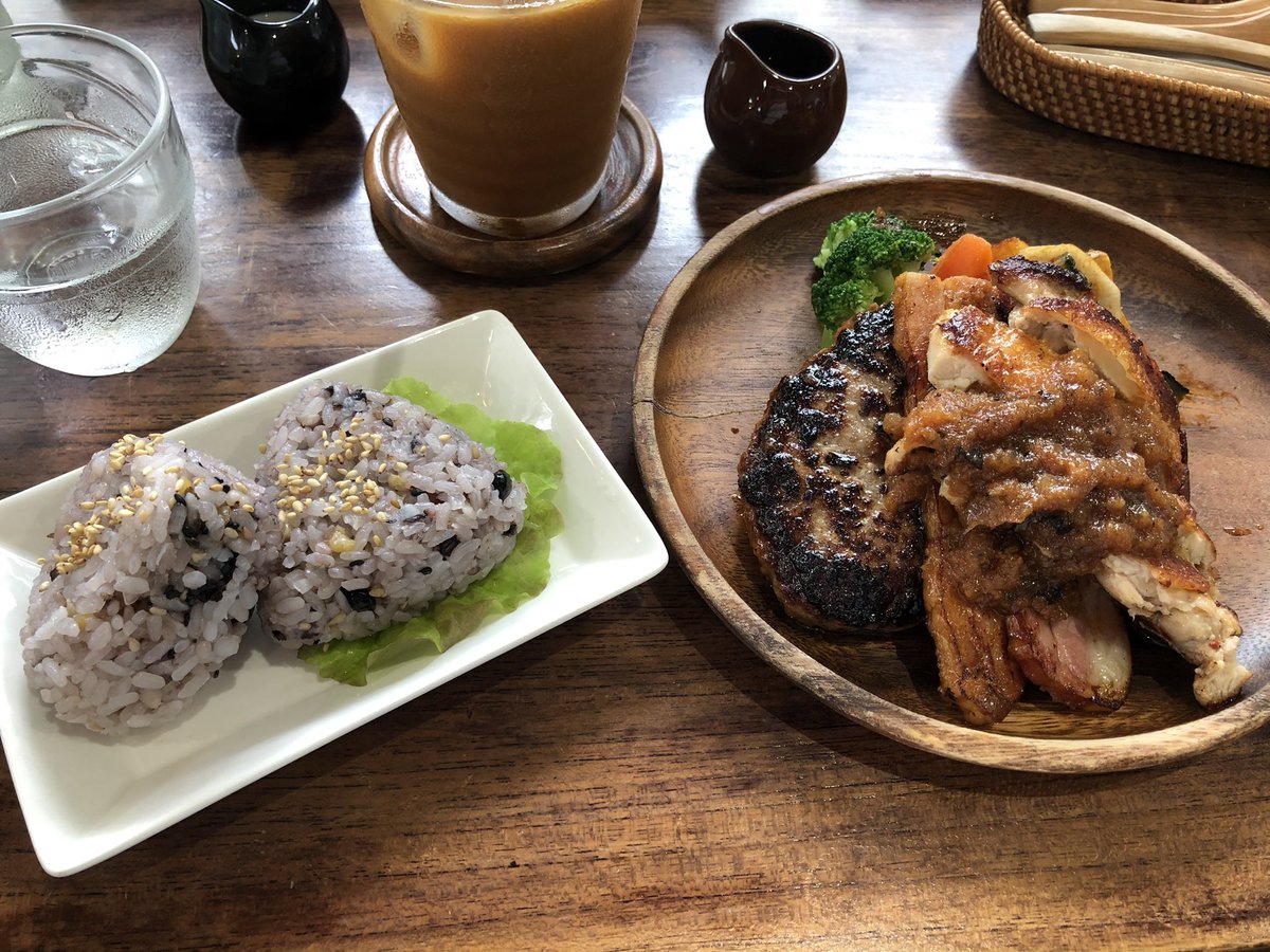 Yu_ri_u_Dai_go's tweet photo. 今日はお友達とご飯食べてきました😊サラダのドレッシングが美味しくて買ってきちゃった(*´艸`)全部美味しかった〜😋🍴🎶
#cafeCocca
#よくばりセット
#パンケーキ https://t.co/oO3giPYWKt