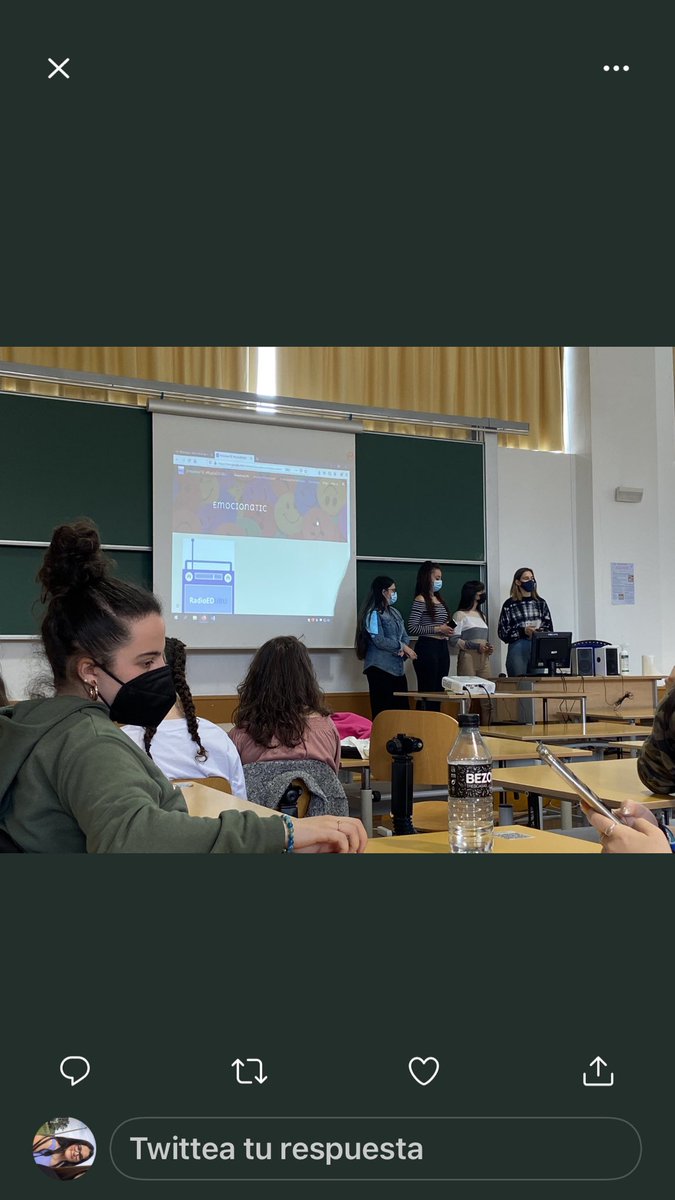 Angela24__'s tweet photo. Acabamos de exponer nuestro trabajo de #RadioEDUBU, explicando nuestro tema “Emociones y TIC”, muchas gracias por vuestra atención. ❤️❤️Y  muchas gracias a vosotras @miriamubu @RoxanaruizUBU @azucenaubu   #infubu21 https://t.co/gAUnjcEx16