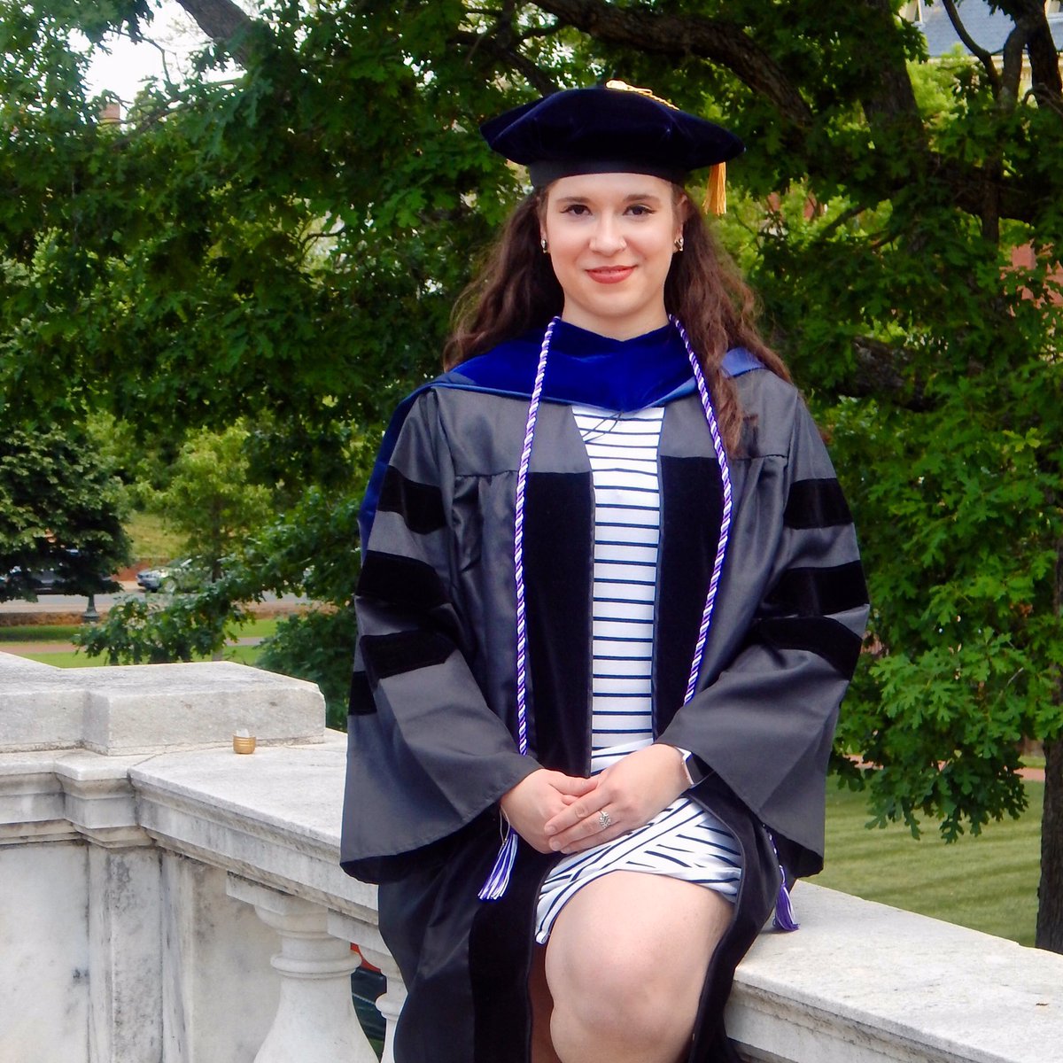 BAMartinez9's tweet photo. Today I celebrate this monumental moment that I’ve been working so hard for the last 6 years. Today I become the first doctor in my family. Today I celebrate my family and ancestors before me. Today I celebrate our win. #SheSePuede💜👸🏻🪰👩🏻‍🔬💜 https://t.co/0JjO74MexJ