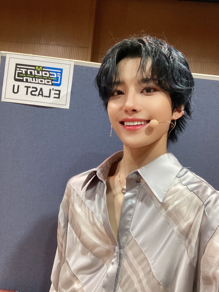 ELASTofficial's tweet photo. 엔딩 요정 인이 등장!!😝
어제 엠카 무대 잘 보셨나요?!?!
오늘 심플리 무대도 꼭꼭
챙겨봐 주시면 좋겠구 오늘 공개 된
안무 영상이랑 지니뮤직 댄스 신고식도 
꼭꼭 챙겨봐 주세요❤️

#ELAST_U #엘라스트유 #ELAST #엘라스트 #ChoiIn #최인 https://t.co/AXO9omlbKb