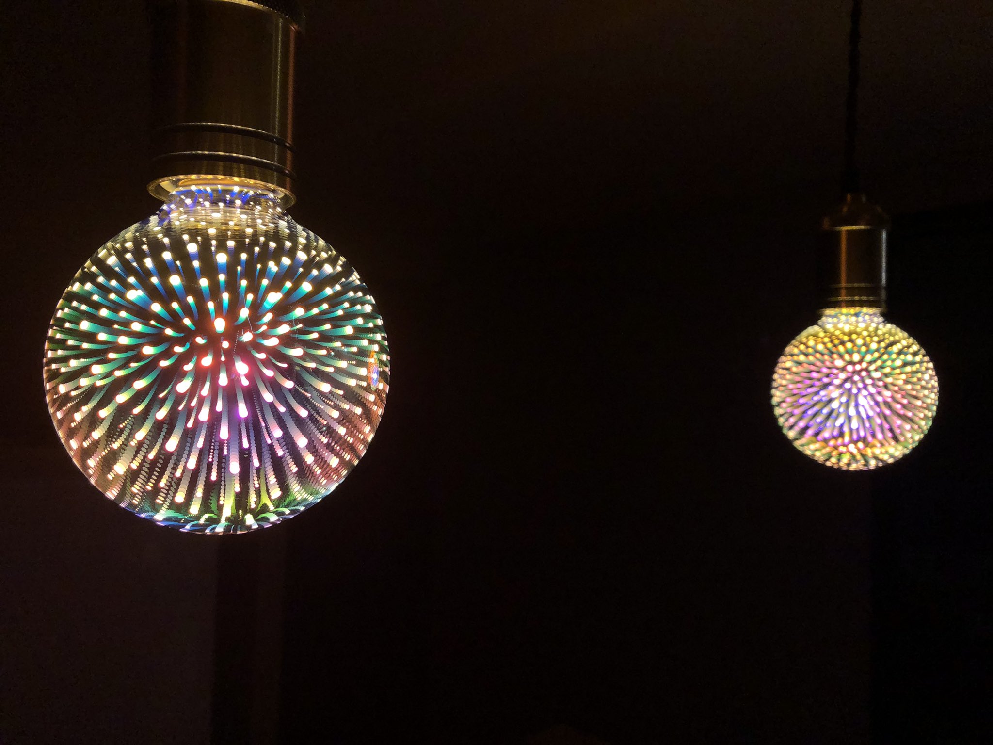 𓅪 Kimidori 𓅪 一目惚れしたled花火電球は楽天のネットショップで買いました T Co Tu53sy4bvi そんなに明るくないので実用向きではないですが 360度どの角度からも楽しめるお家花火はいかがですか Twitter