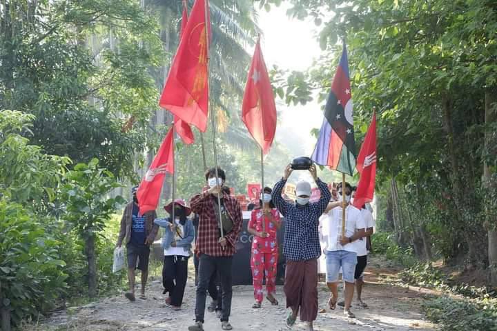 zalattpwint's tweet photo. Protest of Kalay City opposing military dictatorship. #WhatsHappeningInMyanmar  #May21Coup  #GlobalArmsEmbargo https://t.co/6cNCVzkia9