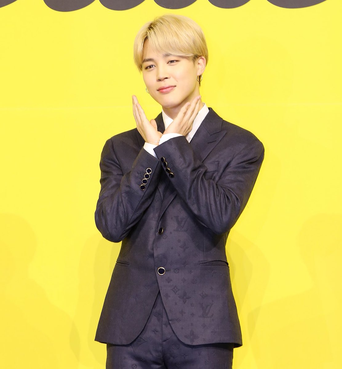 BuzzFeedDaebak's tweet photo. PARK JIMIN! https://t.co/2y0GLCq6fu