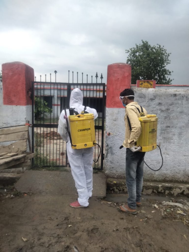 RampurDpro's tweet photo. ग्राम पंचायत मियागंज विकास खंड शाहबाद में sanitization कार्य एवं ग्राम पंचायत अजीतपुर विकास खंड चमराओं में Jcb के माध्यम से नाले सफ़ाई कार्य किया गया।@mopr_goi @DeoRampur @uppanchayatiraj @myogioffice https://t.co/95g9bXjOr5