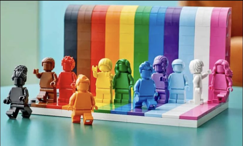 AngFeruglio's tweet photo. #LEGO is a brand that keeps reinventing itself to stay relevant to today’s tech-addicted generation with its latest LGBTQ+ set #marketingforthenow #marketing #productdevelopment   https://t.co/xappdVgYP1 https://t.co/ee0m2CHDxy